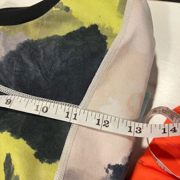 Lululemon Tank 081 - Picture 3 of 4